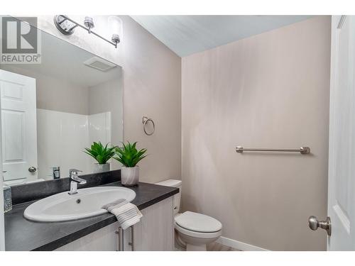 2864 Golf Course Drive, Blind Bay, BC - Indoor Photo Showing Bathroom