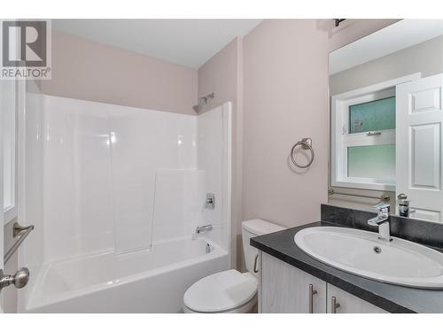 2864 Golf Course Drive, Blind Bay, BC - Indoor Photo Showing Bathroom