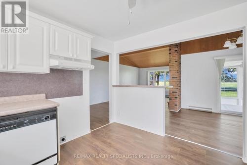 4421 Gleeson Line, Chatham-Kent, ON - Indoor Photo Showing Kitchen