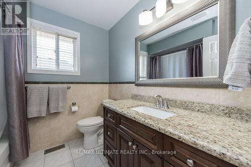 148 Fieldway Drive, Hamilton, ON - Indoor Photo Showing Bathroom