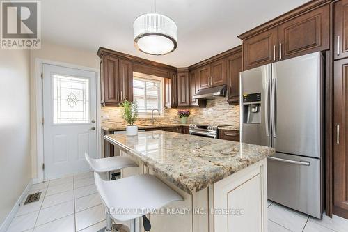 148 Fieldway Drive, Hamilton, ON - Indoor Photo Showing Kitchen With Upgraded Kitchen