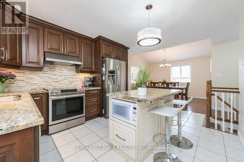 148 Fieldway Drive, Hamilton, ON - Indoor Photo Showing Kitchen With Upgraded Kitchen