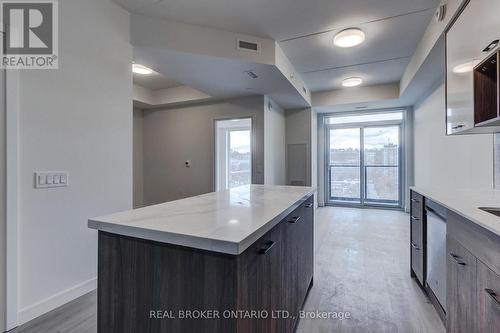 2104 - 49 Walnut Street S, Hamilton, ON - Indoor Photo Showing Kitchen