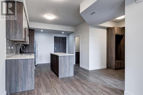 2104 - 49 Walnut Street S, Hamilton, ON - Indoor Photo Showing Kitchen