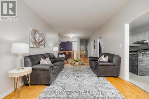 4 - 545 Laurelwood Drive, Waterloo, ON - Indoor Photo Showing Living Room