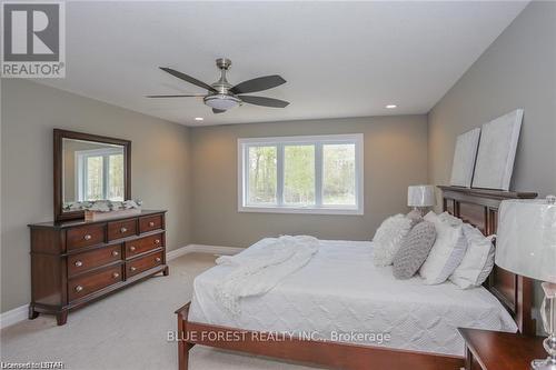 26 Royal Crescent, Southwold (Talbotville), ON - Indoor Photo Showing Bedroom