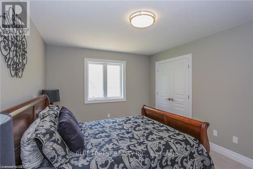 26 Royal Crescent, Southwold (Talbotville), ON - Indoor Photo Showing Bedroom