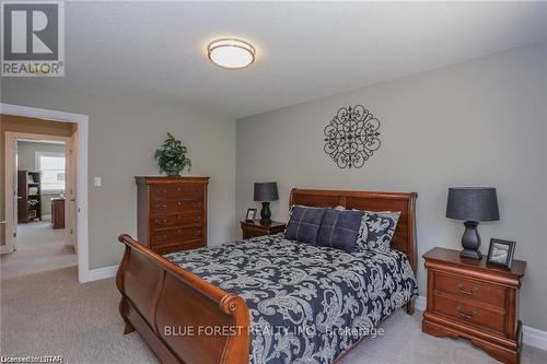 26 Royal Crescent, Southwold (Talbotville), ON - Indoor Photo Showing Bedroom