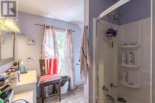 68 Norway Avenue, Hamilton, ON - Indoor Photo Showing Bathroom
