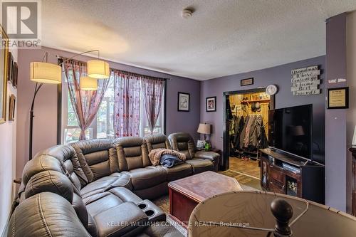 68 Norway Avenue, Hamilton, ON - Indoor Photo Showing Living Room
