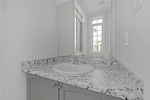 115 Hitchman Street, Paris, ON - Indoor Photo Showing Bathroom