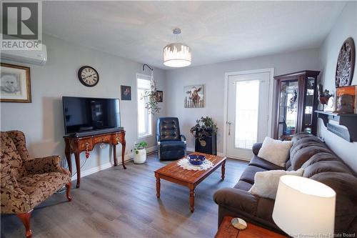 372 Route 255, Saint-André, NB - Indoor Photo Showing Living Room