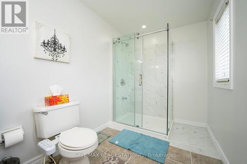 81 Shephard Avenue S, New Tecumseth, ON - Indoor Photo Showing Bathroom
