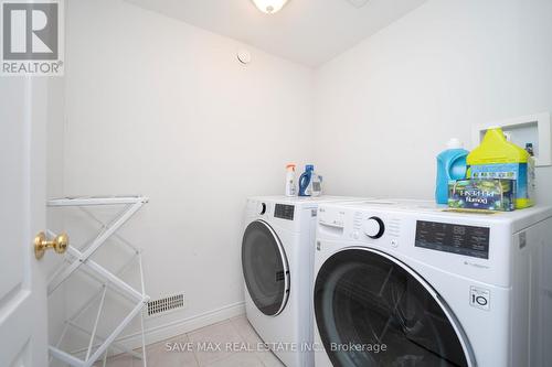 81 Shephard Avenue S, New Tecumseth, ON - Indoor Photo Showing Laundry Room