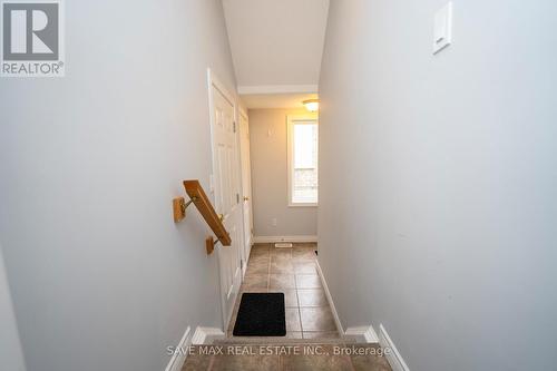 81 Shephard Avenue S, New Tecumseth, ON - Indoor Photo Showing Other Room