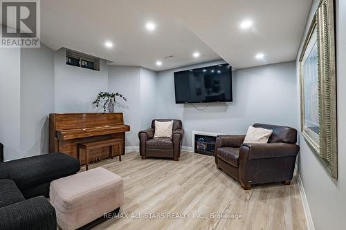 407 Mantle Avenue, Whitchurch-Stouffville, ON - Indoor Photo Showing Other Room