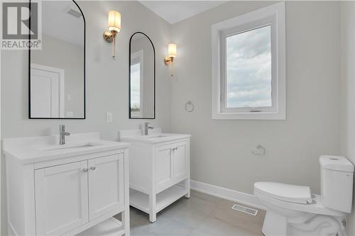 3773 River Road, Renfrew, ON - Indoor Photo Showing Bathroom