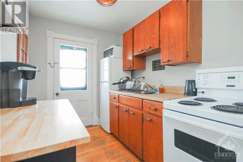 514-516 Bay Street, Ottawa, ON - Indoor Photo Showing Kitchen
