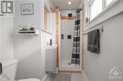514-516 Bay Street, Ottawa, ON - Indoor Photo Showing Bathroom