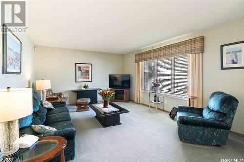 112 312 108Th Street, Saskatoon, SK - Indoor Photo Showing Living Room