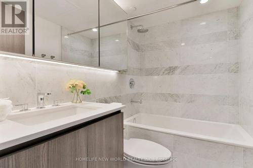 812 - 17 Bathurst Street, Toronto, ON - Indoor Photo Showing Bathroom