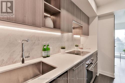 812 - 17 Bathurst Street, Toronto, ON - Indoor Photo Showing Kitchen