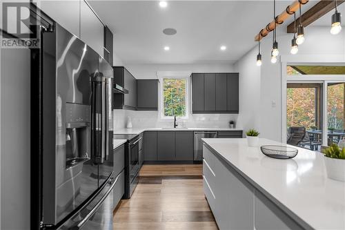 111 Monique Street, Shediac, NB - Indoor Photo Showing Kitchen With Upgraded Kitchen