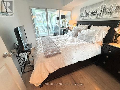 312 - 28 Harrison Garden Boulevard, Toronto, ON - Indoor Photo Showing Bedroom