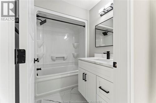 1234 Felix Avenue, Windsor, ON - Indoor Photo Showing Bathroom