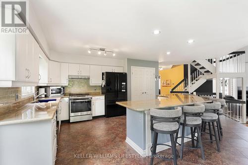 15 Bayside Court, London, ON - Indoor Photo Showing Kitchen