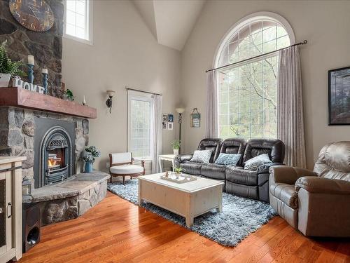 2352 Bonnington Dr, Nanoose Bay, BC - Indoor Photo Showing Living Room With Fireplace