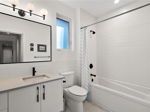 663 Medalist Ave, Colwood, BC - Indoor Photo Showing Bathroom