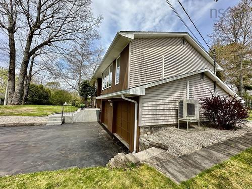 32 Hopkins Drive, Bridgewater, NS 