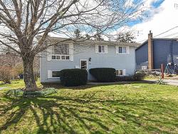 42 Tantling Crescent  Dartmouth, NS B2W 4Z6