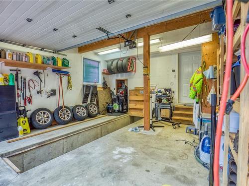 5067 Pybus St, Port Alberni, BC - Indoor Photo Showing Garage