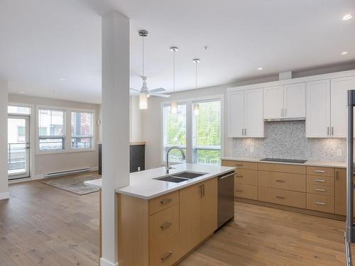 204-9710 Fourth St, Sidney, BC - Indoor Photo Showing Kitchen With Double Sink With Upgraded Kitchen