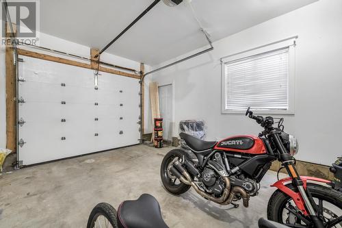 9 Oakley Place, St. John'S, NL - Indoor Photo Showing Garage