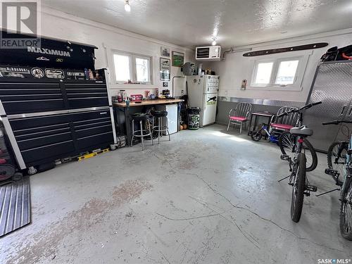 104 Perry Crescent, Estevan, SK - Indoor Photo Showing Garage