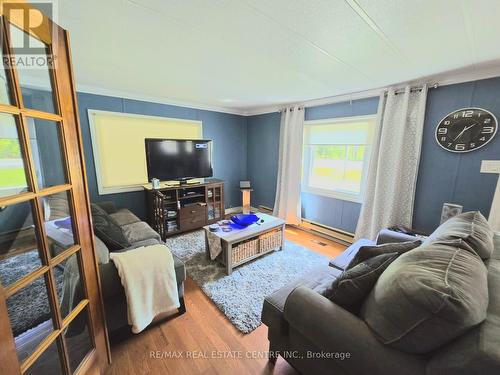 288 White Water Road, Pembroke, ON - Indoor Photo Showing Living Room