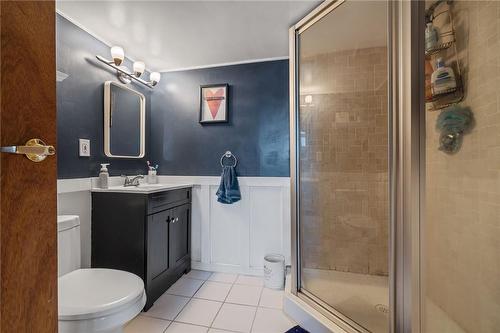 161 East 34Th Street, Hamilton, ON - Indoor Photo Showing Bathroom