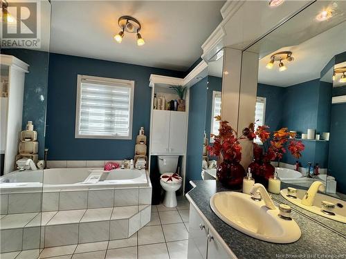 91 47 Ième Avenue, Edmundston, NB - Indoor Photo Showing Bathroom