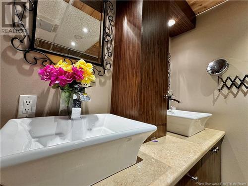 91 47 Ième Avenue, Edmundston, NB - Indoor Photo Showing Bathroom