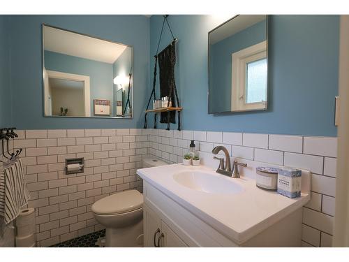 239 107Th Avenue, Kimberley, BC - Indoor Photo Showing Bathroom