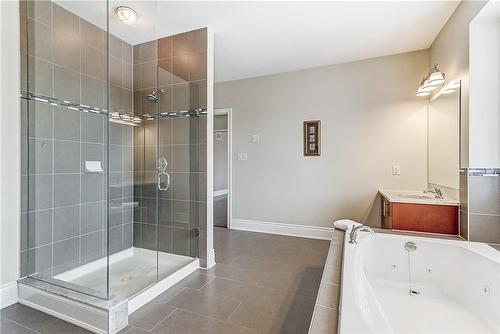 2129 Blackforest Crescent, Oakville, ON - Indoor Photo Showing Bathroom