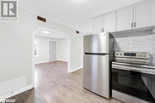 119 Centre St, Belleville, ON - Indoor Photo Showing Kitchen