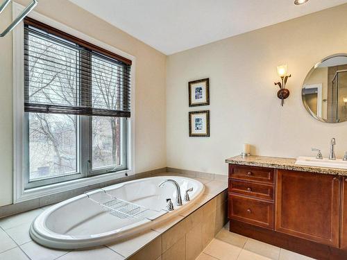 Ensuite bathroom - 4421Z Boul. Décarie, Montréal (Côte-Des-Neiges/Notre-Dame-De-Grâce), QC 