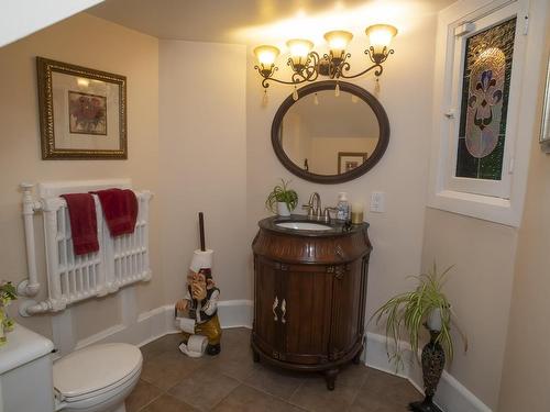 338 Catherine Street, Thunder Bay, ON - Indoor Photo Showing Bathroom