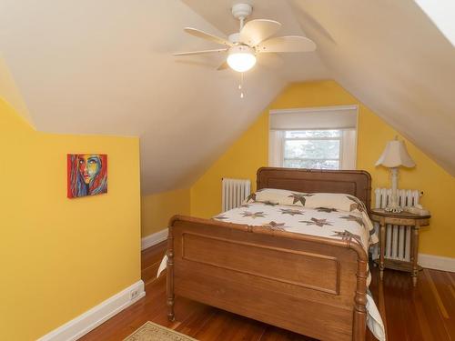 338 Catherine Street, Thunder Bay, ON - Indoor Photo Showing Bedroom