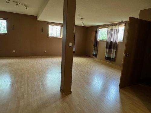 1741 Victor Street, Thunder Bay, ON - Indoor Photo Showing Other Room