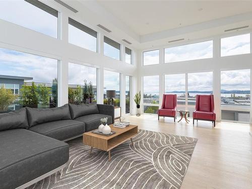 603-2461 Sidney Ave, Sidney, BC - Indoor Photo Showing Living Room